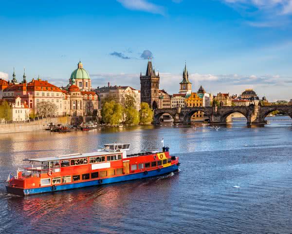 Schiffahrt auf der Moldau